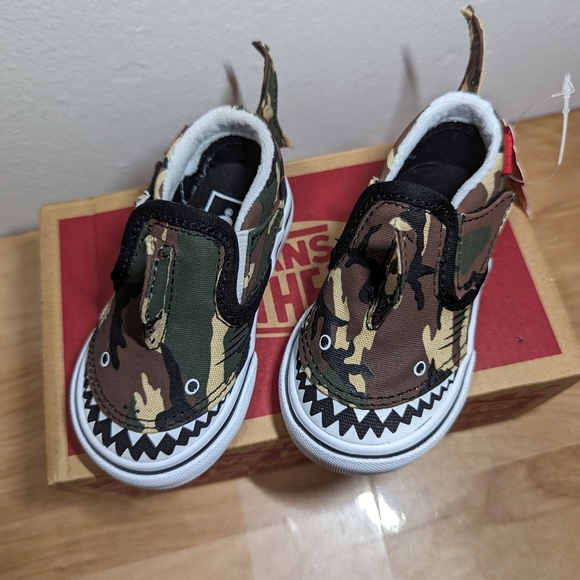 Vans Slip-On V Shark Skate Shoe - Baby / Toddler - Camo Size 4.0TD - Picture 4 of 12